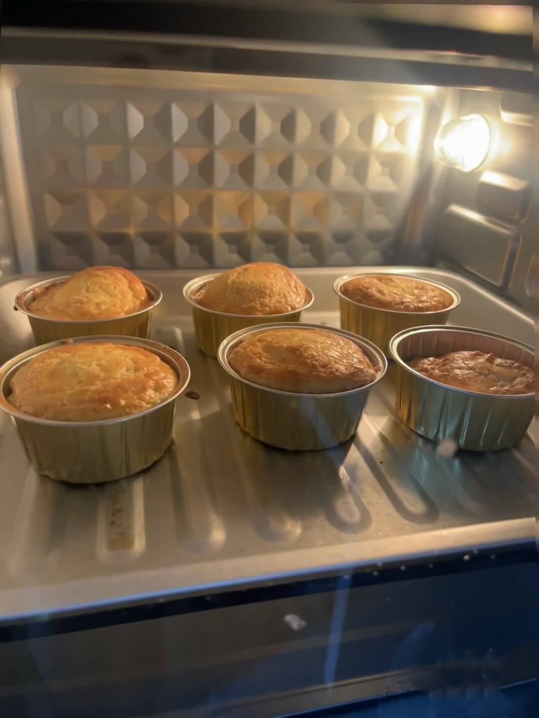 aluminum-tray-in-oven